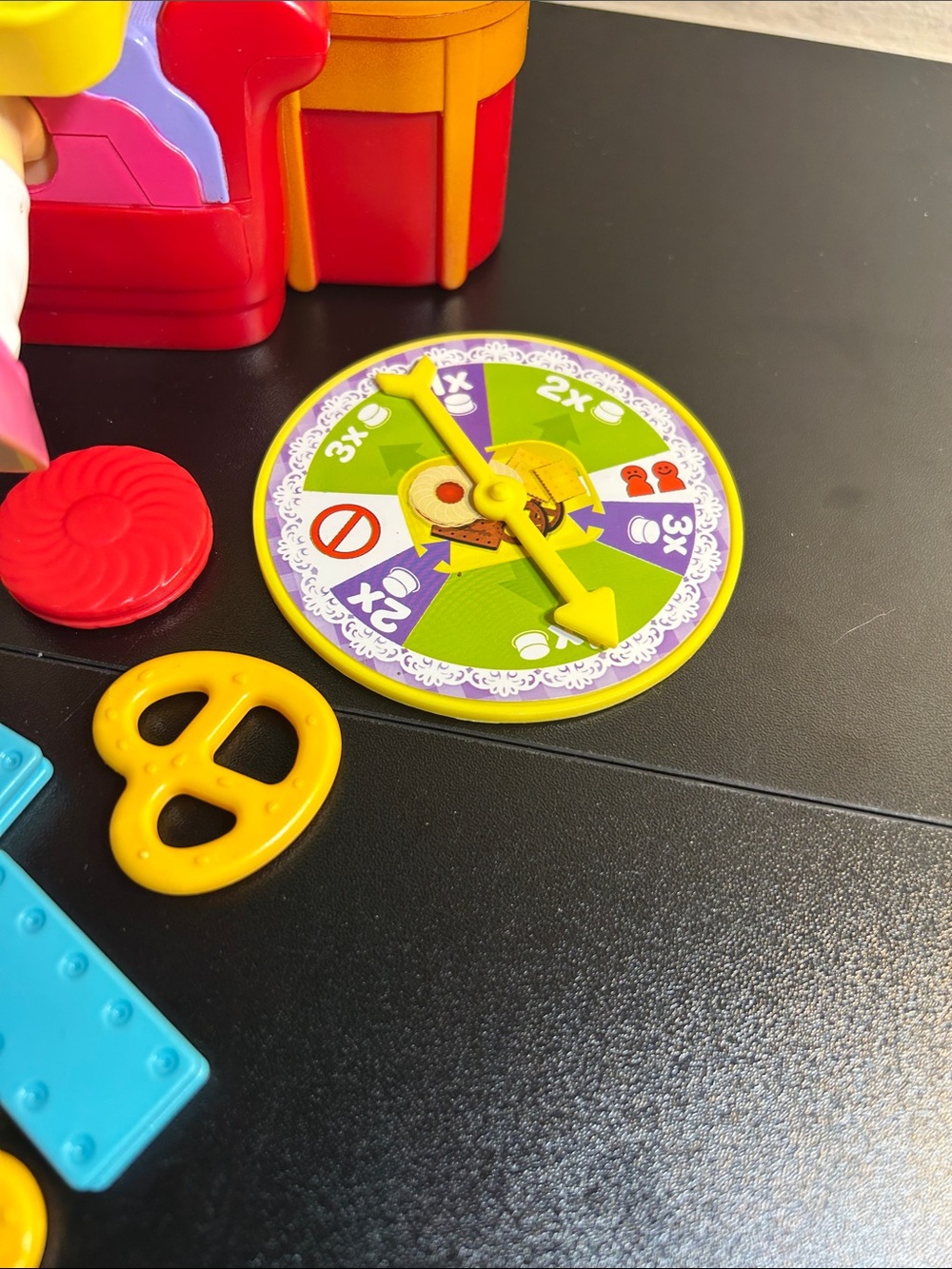 Greedy Granny by Goliath Game Complete. - Picture 3 of 8
